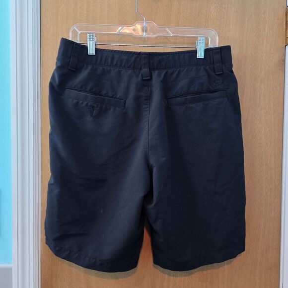 Under Armour Black Flat Front Shorts Mens 34 - Picture 2 of 3